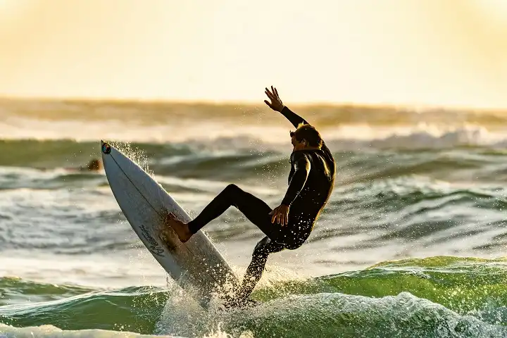 Renting wetsuits might be the best option. Image: Guy Kawasaki